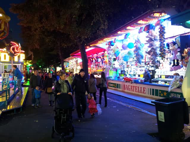 La foire d'octobre de Liège, qui attire depuis toujours forains et voyageurs (photo Kleon3, CC BY-SA 4.0)