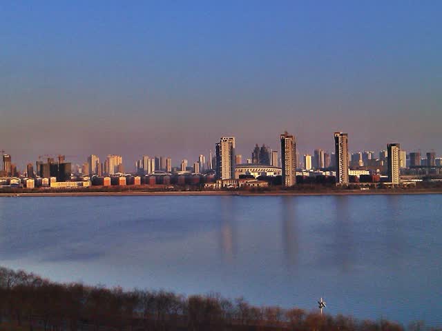Le fleuve Luo aujourd'hui, à Luoyang (photo Potatohai, CC BY-SA 3.0)