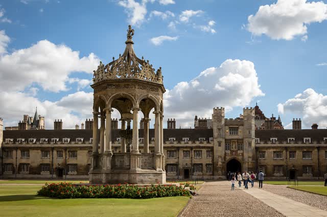 Trinity College, à Cambridge, où Ramanujan travailla aux côtés de Hardy (photo Rafa Esteve, CC BY-SA 4.0)